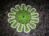 Mini toalha crochet verde com branco
